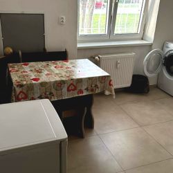Hladam kamosku k sebe na byt Bratislava