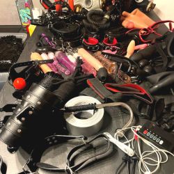 ALESSANDRA BDSM 30 Sex Angebot Bratislava, Staré Mesto