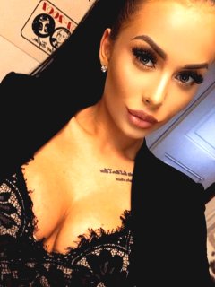 Melani (24)