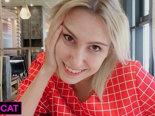 Ruská teenka to nevydrží a chce sex v reštaurácií