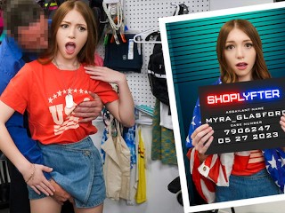 Teenka bola prichytená pri krádeži